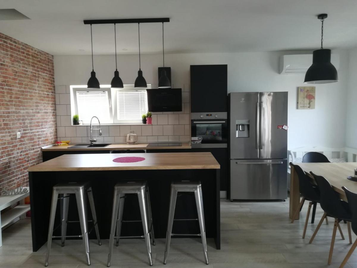 Apartmani Radic Rg Рогозниця Екстер'єр фото